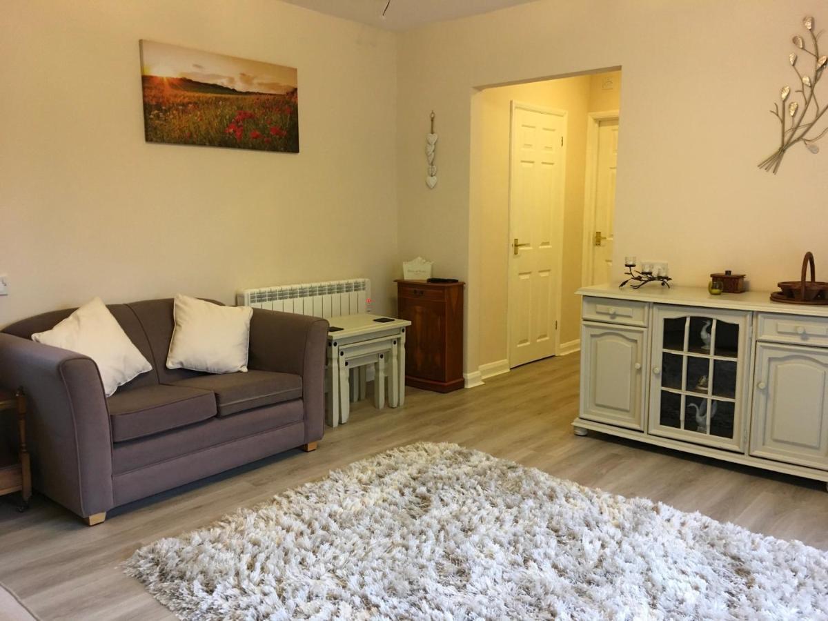 Entire Guest House, In Pewsey Vale, Wiltshire Manningford Abbots Ngoại thất bức ảnh