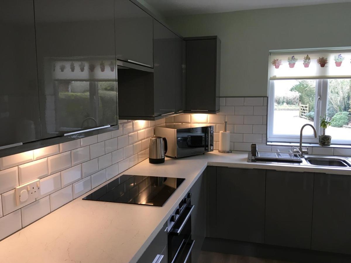 Entire Guest House, In Pewsey Vale, Wiltshire Manningford Abbots Ngoại thất bức ảnh