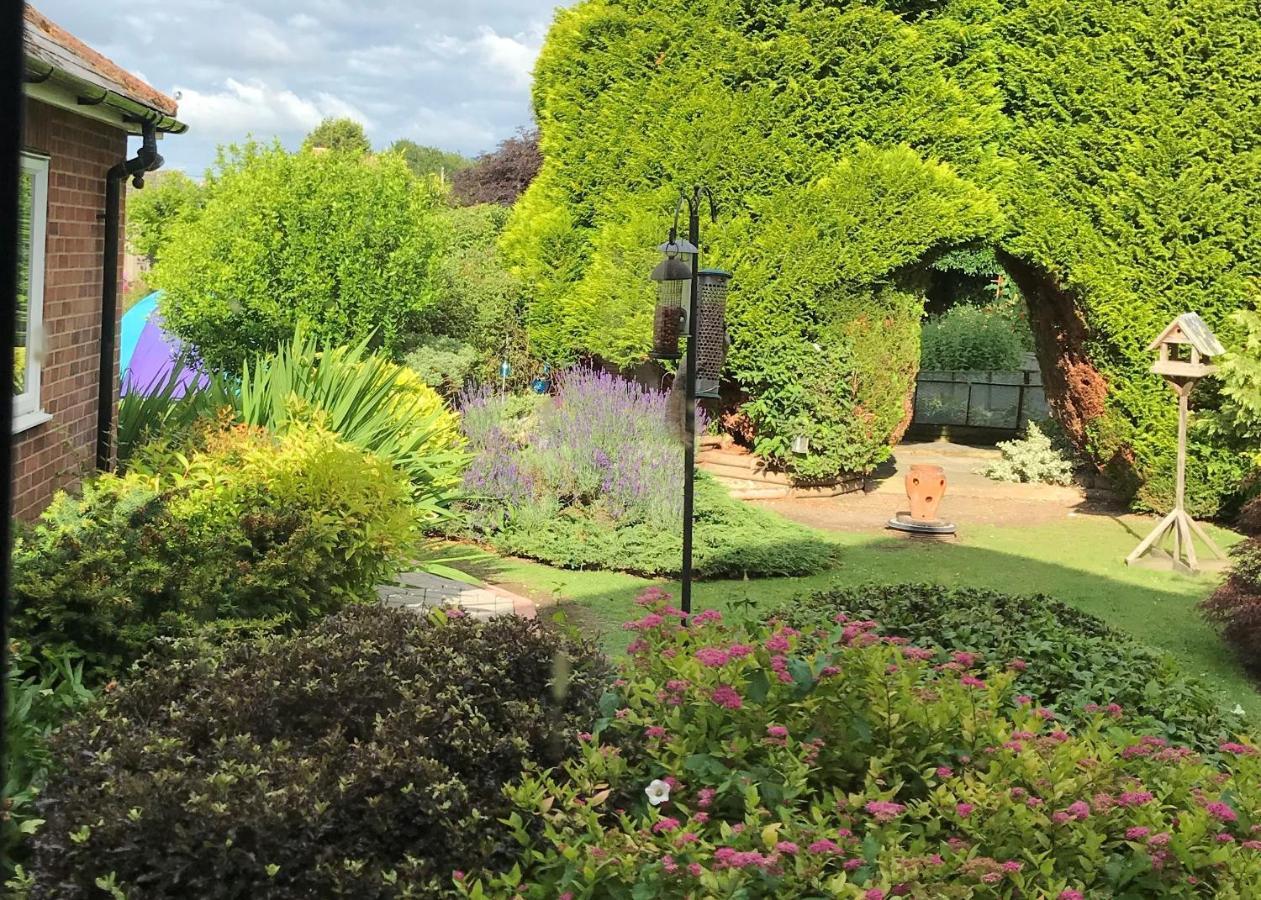 Entire Guest House, In Pewsey Vale, Wiltshire Manningford Abbots Ngoại thất bức ảnh